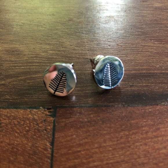 Earrings with ferns - Picture 2 of 4